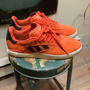 Used adidas skateboarding sneakers. 3st.004